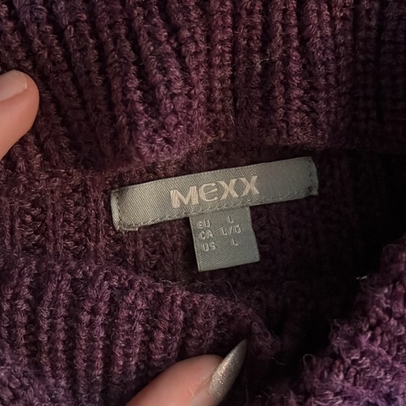 Women’s turtle neck knit sweater - Picture 2 of 2